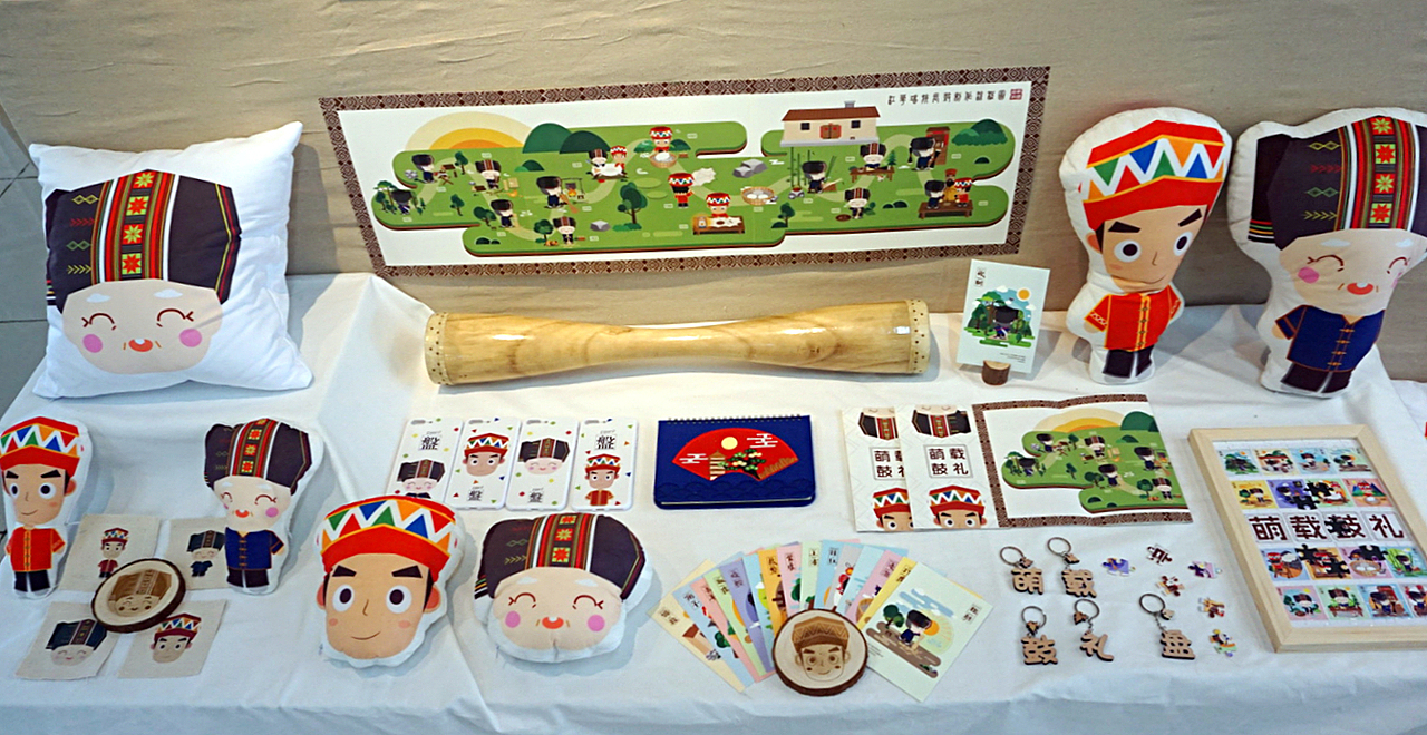 “萌载鼓礼”系列插画设计