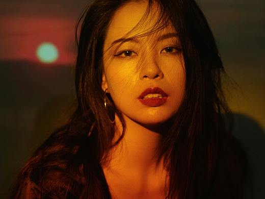 Photo by Xurr（個人主頁-ZNTM0MDQxMDQ=） - 人像攝影 - 站酷設(shè)計師xurr原創(chuàng)素材 - 站酷ZCOOL