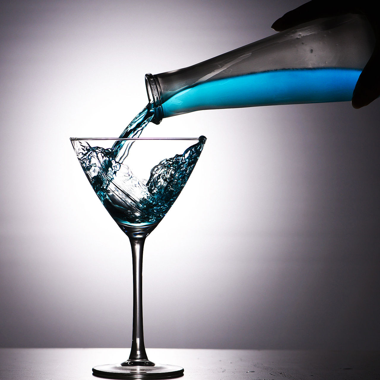 人生有酒当须醉,一滴何曾到九泉