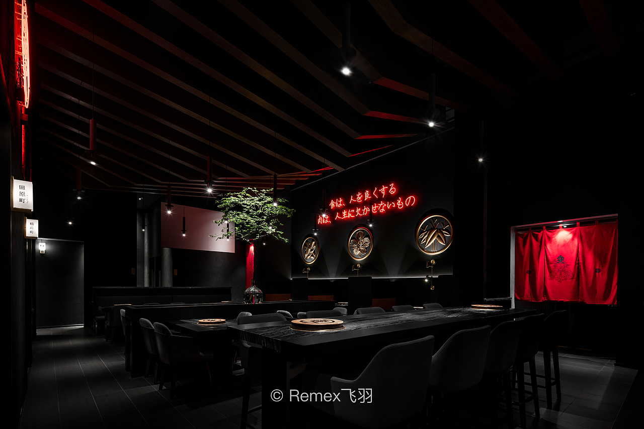 夜幕霓虹里的武士道|空间摄影飞羽