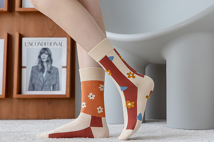 原创卡通手绘AB中长袜