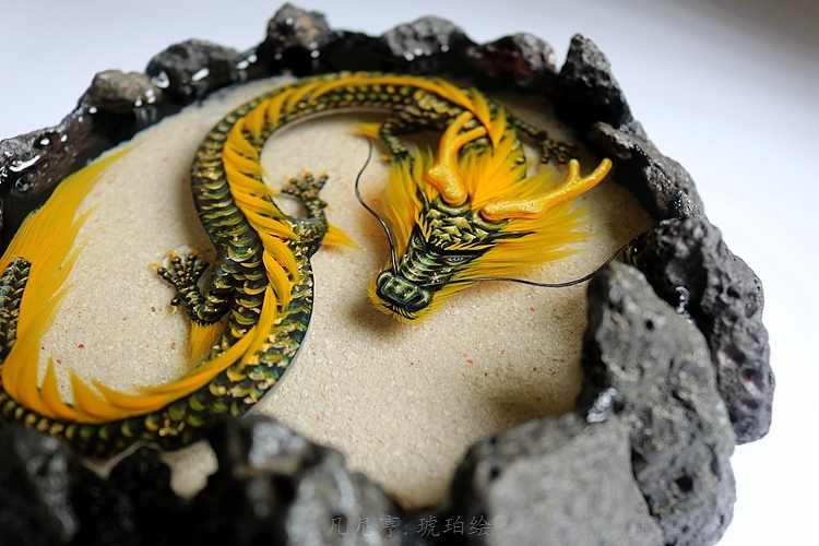 凡尼亨琥珀绘金斑黑龙
