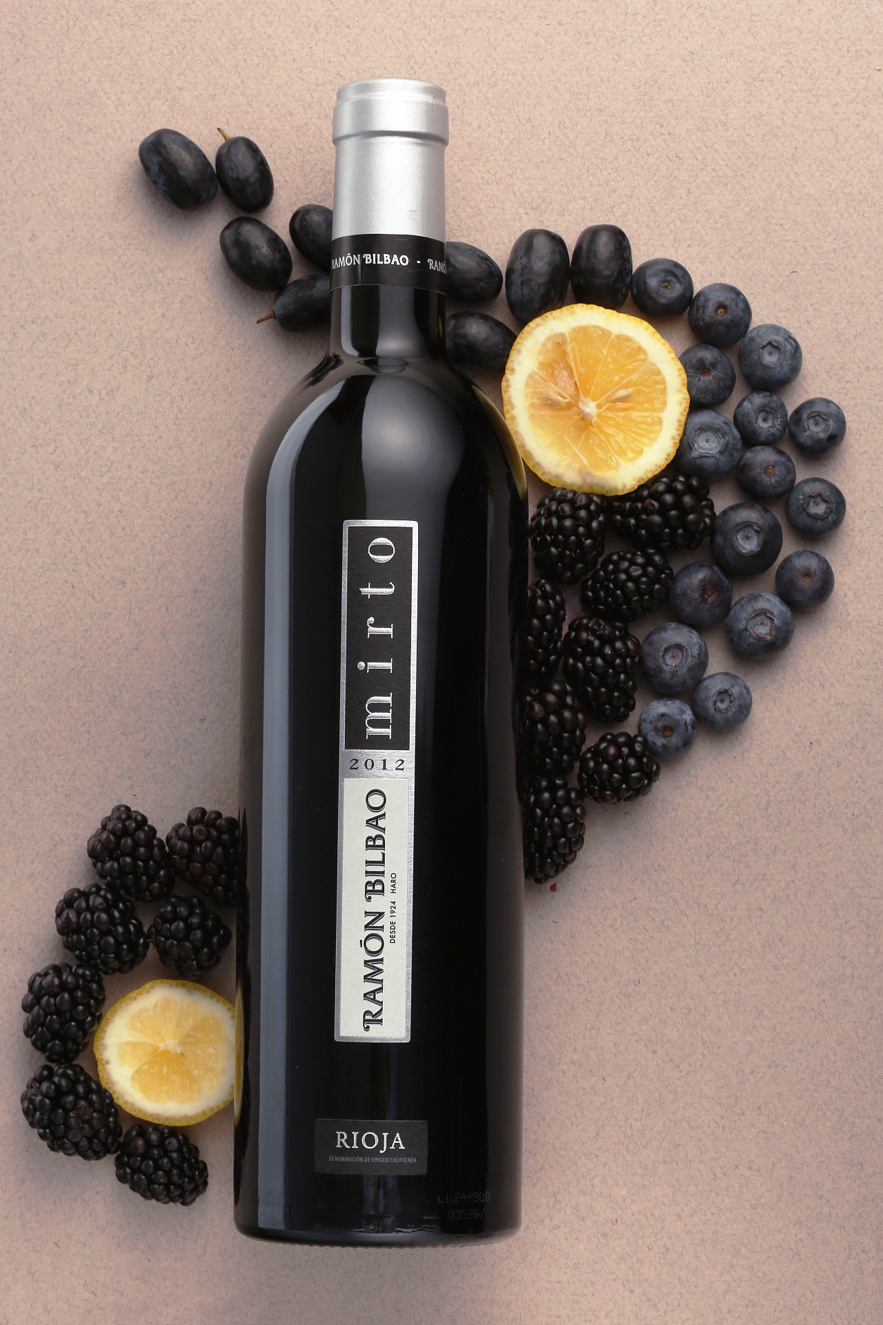 红酒创意封面拍摄设计