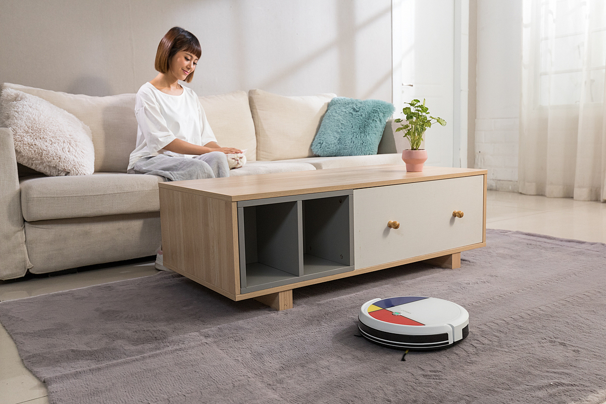 随手拍丨扫地机器人片场跟拍图片、花絮