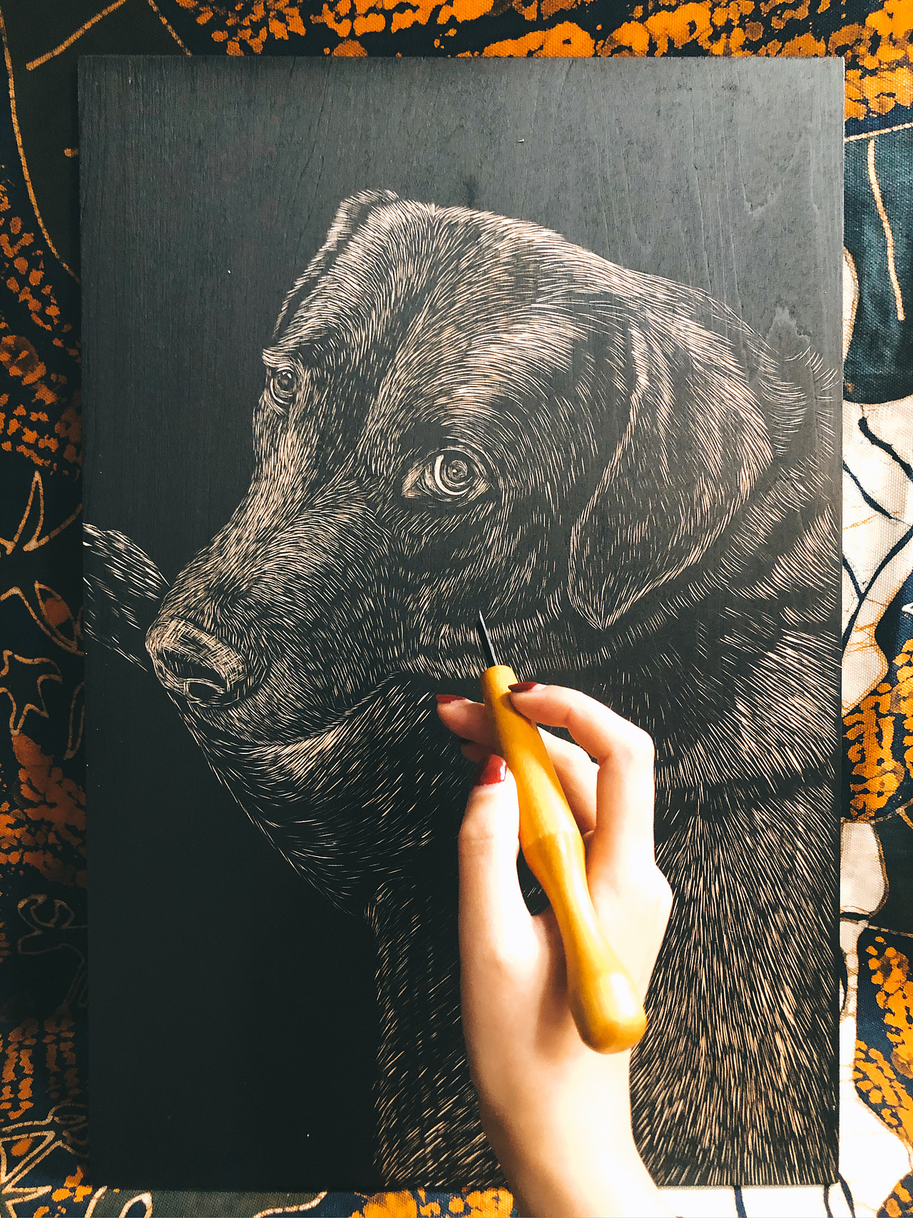 手工雕刻黑白木刻版画狗狗