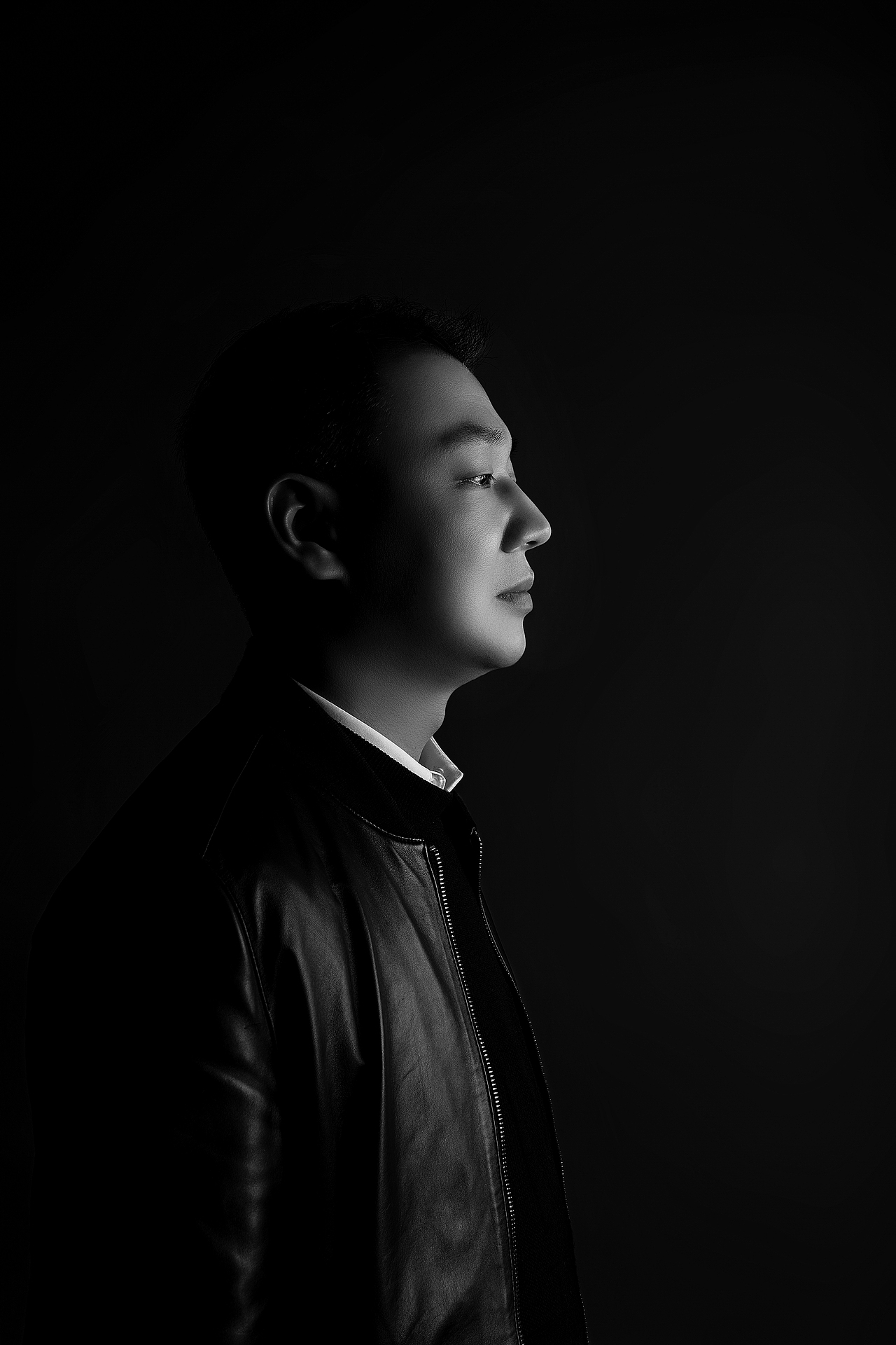 个人黑白形象照