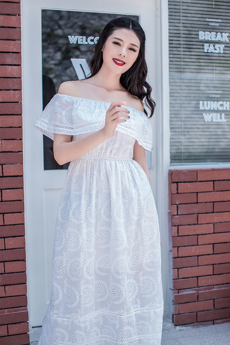 冉心潼—艾薇儿婚纱广告平面代言人