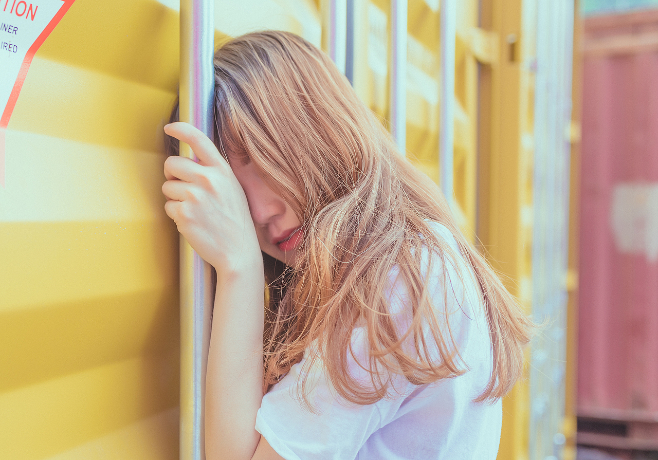 集装（箱）少女（图ZMTEzMjQzNDQ0） - 人像摄影 - 站酷设计师是哒哒鸭原创素材 - 站酷ZCOOL