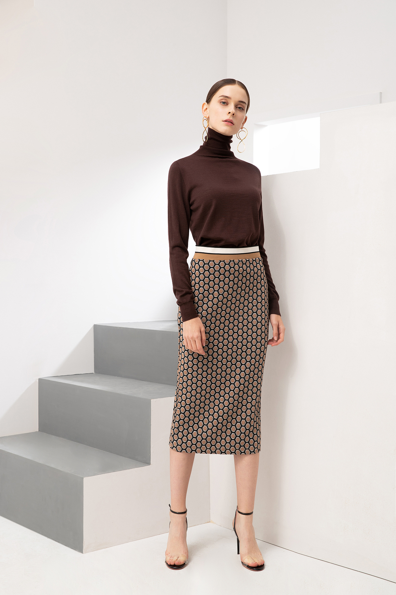 杭州卓米商业|时尚|服装摄影师 针织衫拍摄（图ZMjExNjA2NTIw） - 时尚/艺术摄影 - 站酷设计师卓米Photographer原创素材 - 站酷ZCOOL