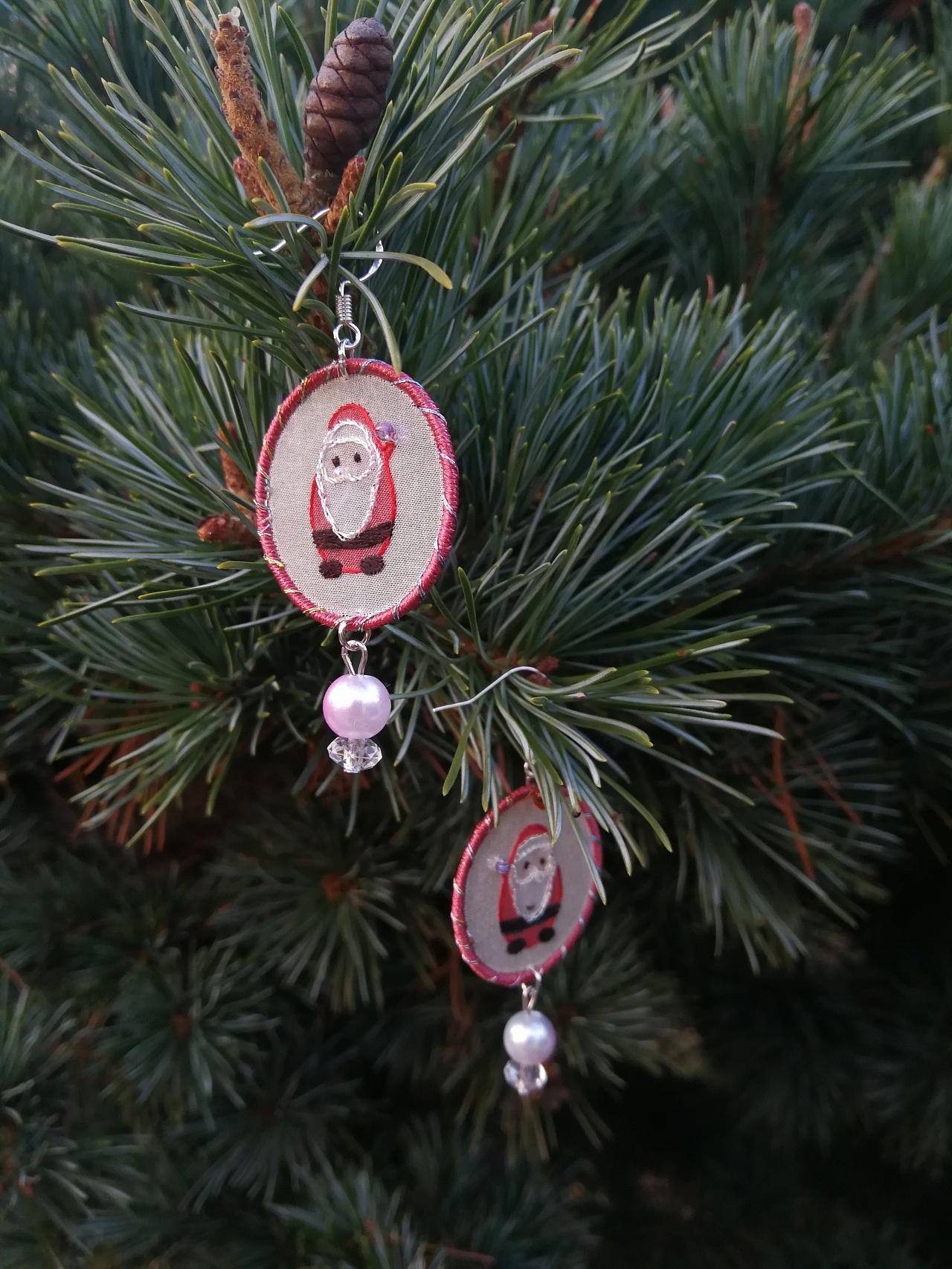 手工刺绣 【圣诞耳环】系列|手工艺|首饰设计|小黑兔的大板牙牙