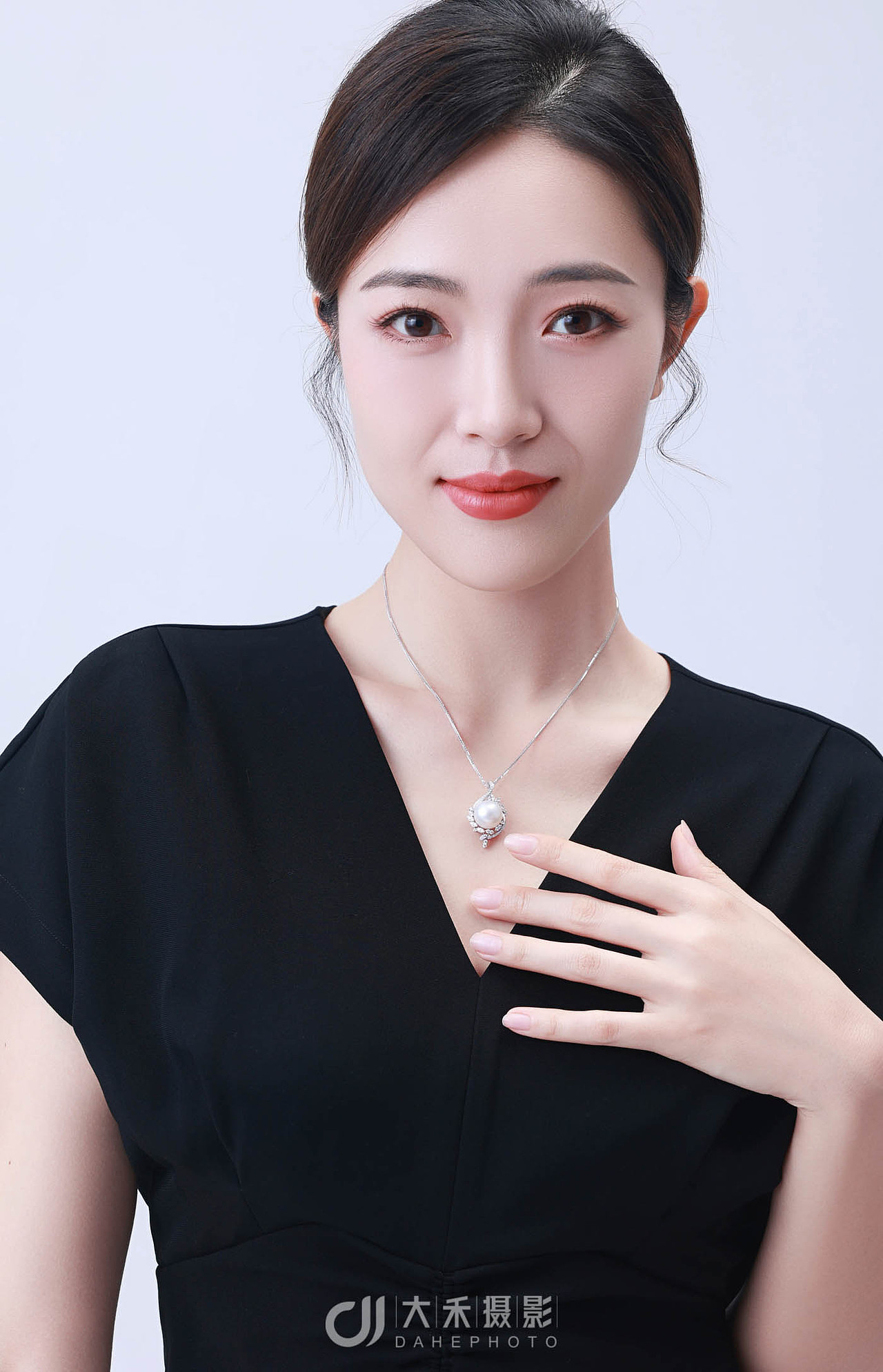 大禾摄影｜珠宝彩宝模特佩戴图拍摄（图ZMzUwNzcxNTMy） - 人像摄影 - 站酷设计师摄影师向可原创素材 - 站酷ZCOOL