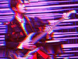 如何制作现在流行的抖音故障海报