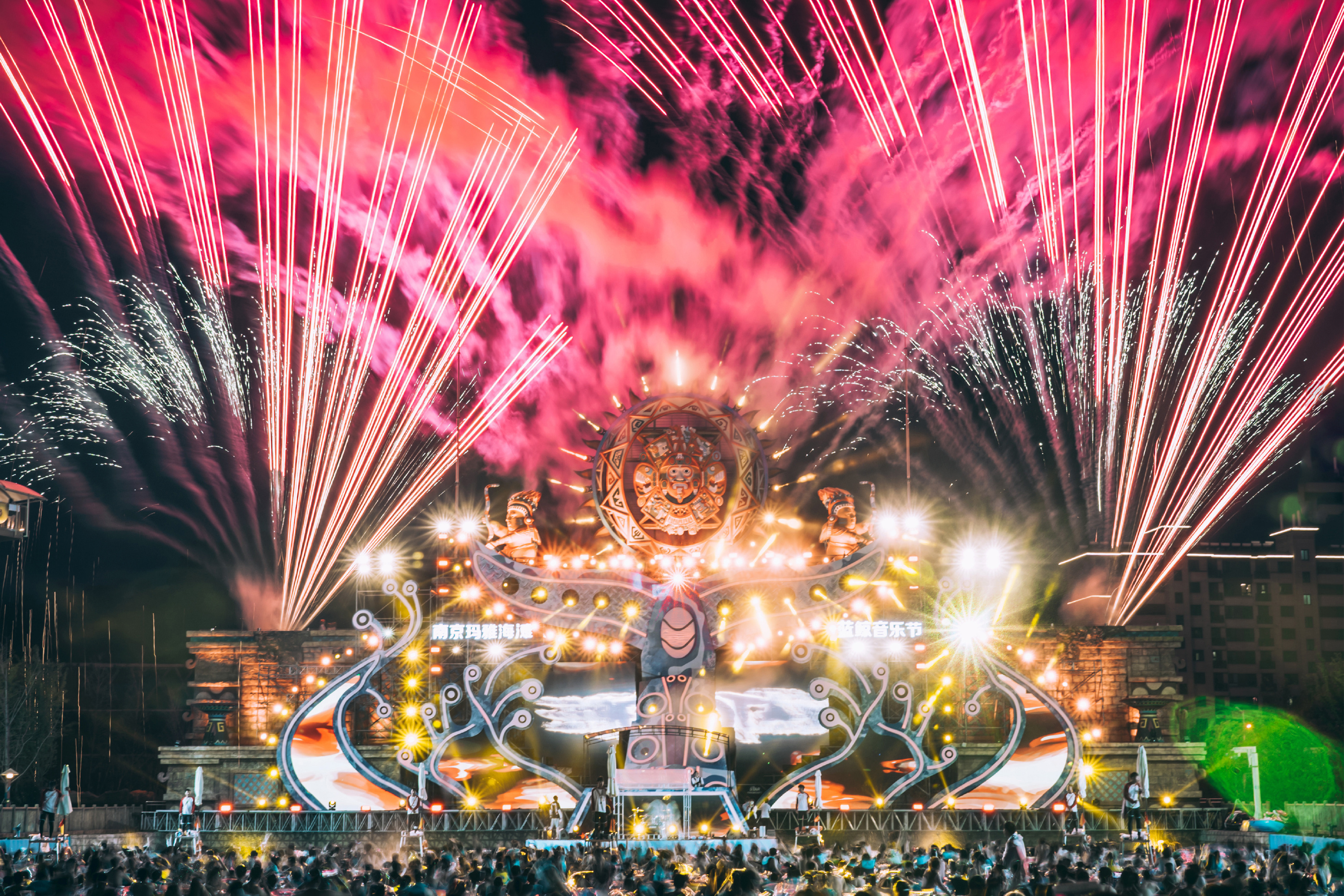 南京欢乐谷—"蓝鲸音乐节"水舞台设计