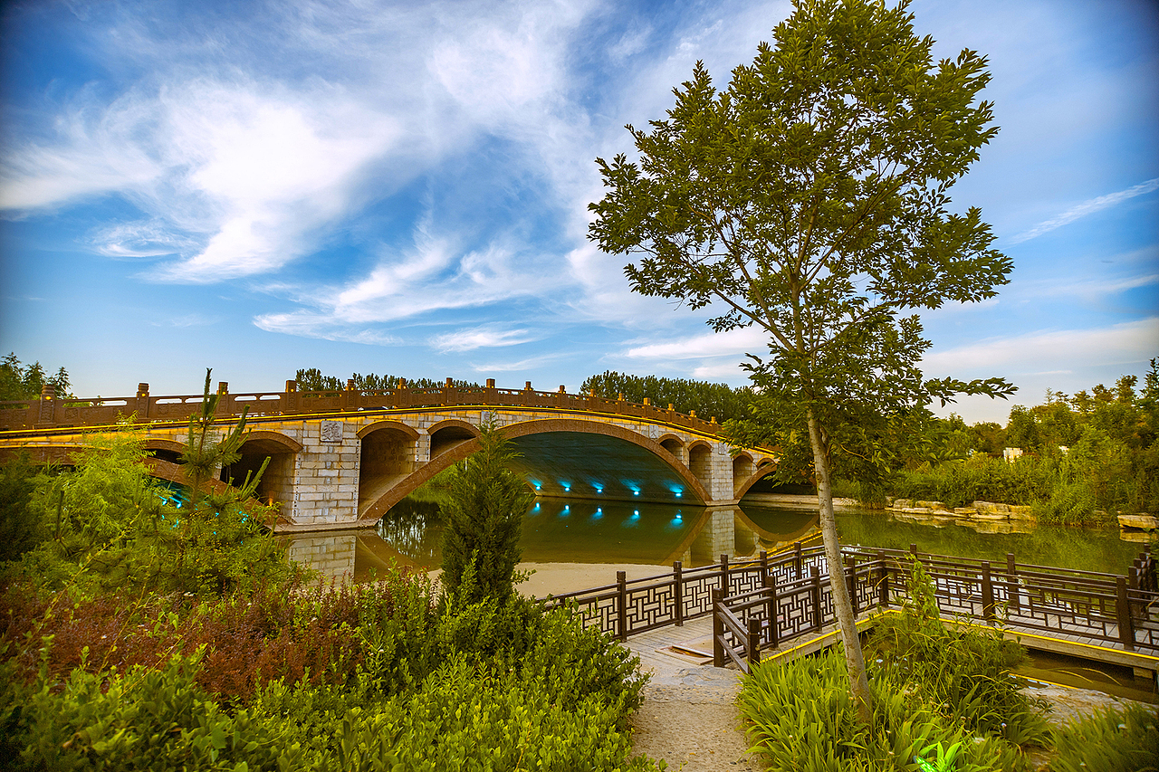 有霞飘过魏源河