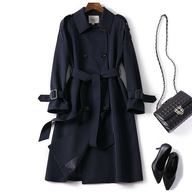 风衣的飘逸感和曲线感