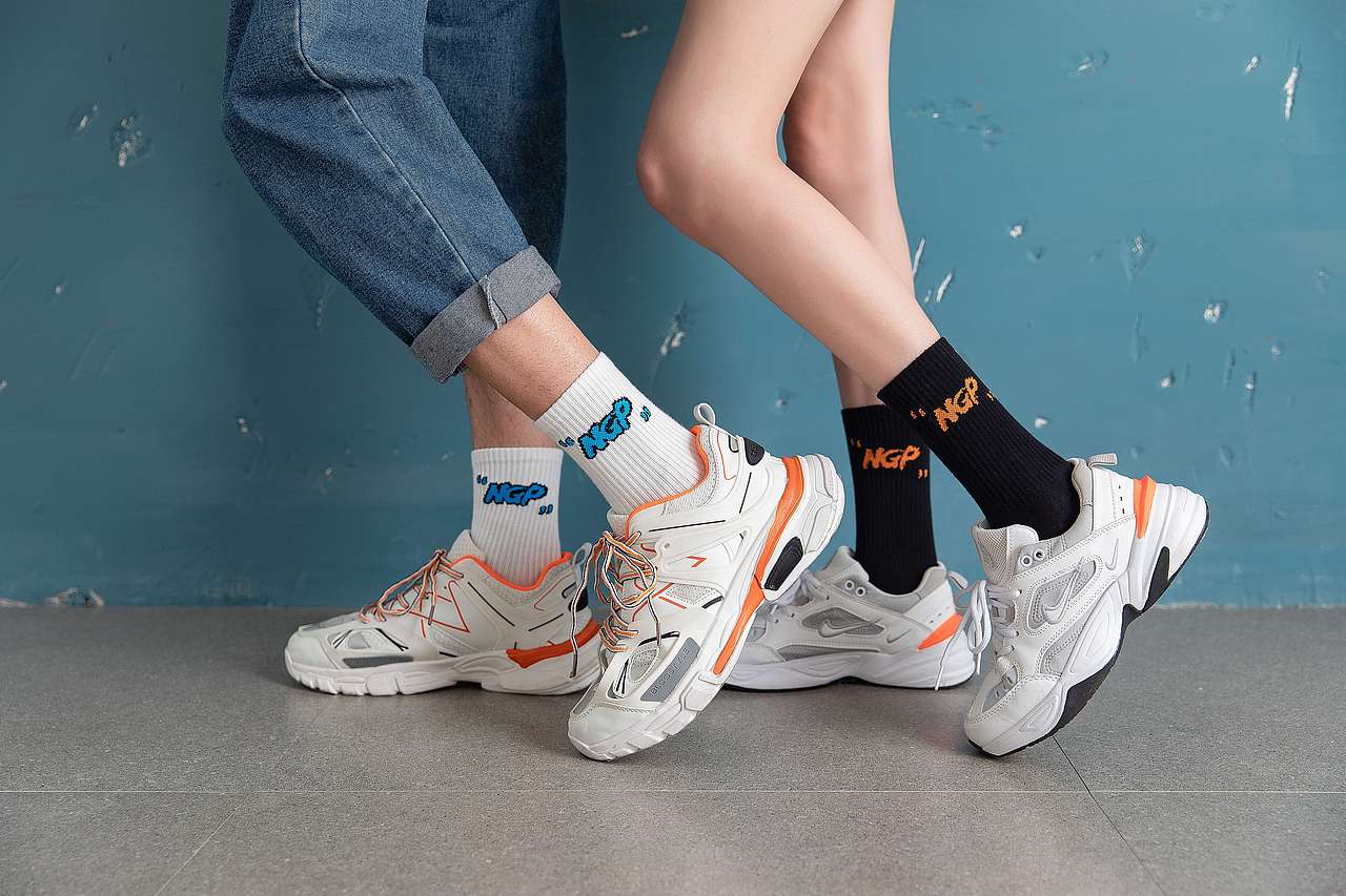 2021年春夏INS潮袜男女袜中筒袜情侣袜