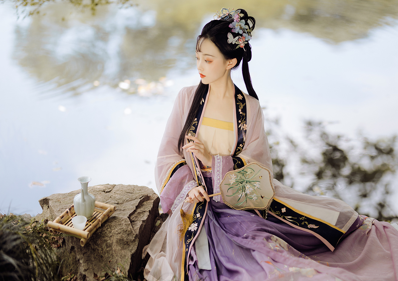 汉服设计-【鲸梦】七夕款（图ZMjIyMjUyNTg0） - 传统/民族服饰 - 站酷设计师唐梨原创素材 - 站酷ZCOOL