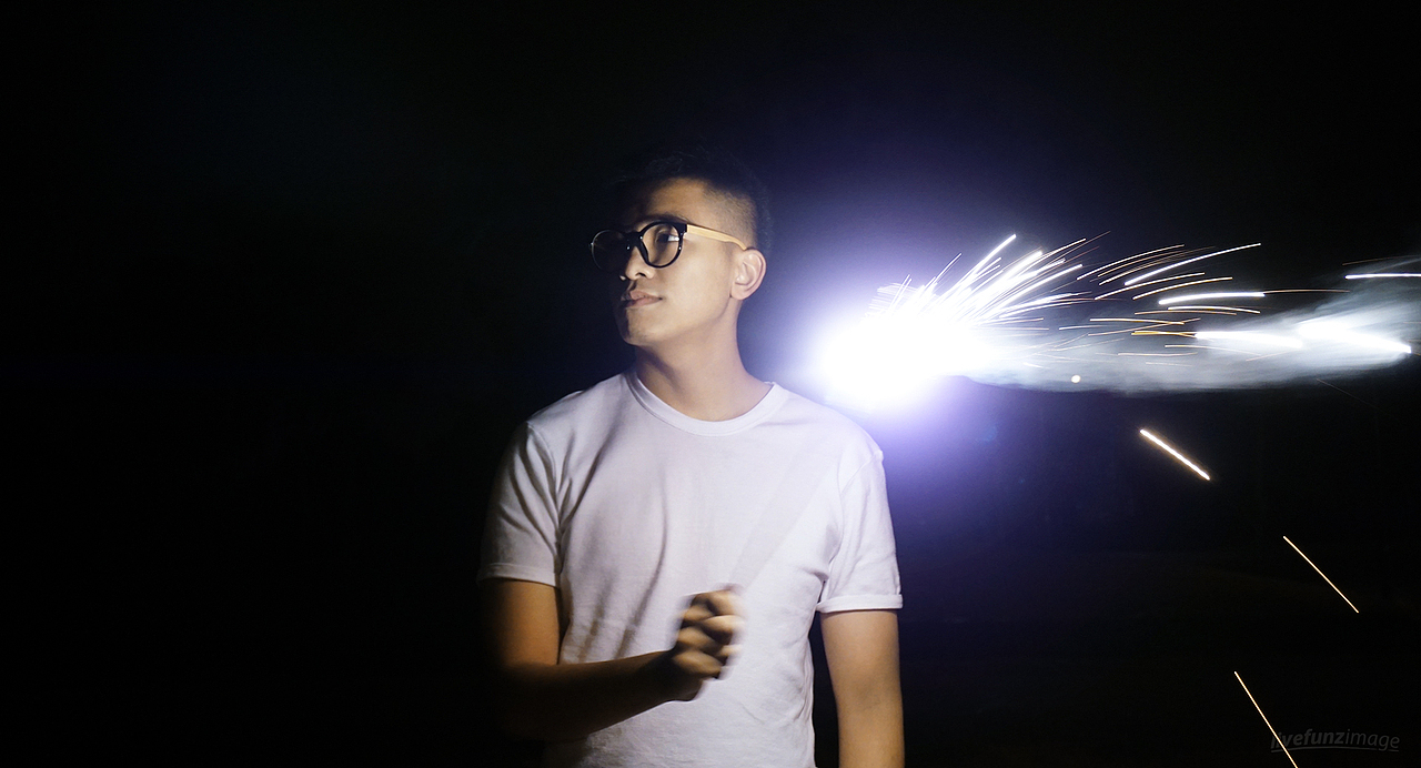 微单的极限挑战~人像与黑暗中转瞬即逝的焰火