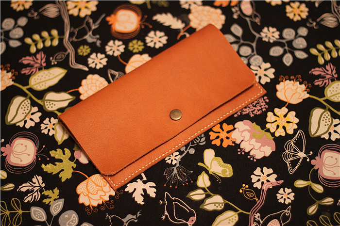 换个背景,逼格略提升!
后来剩下的边角料又给做了个建议的钥匙扣送给小伙伴了。<br>此教程结束,应该……都能看懂吧?