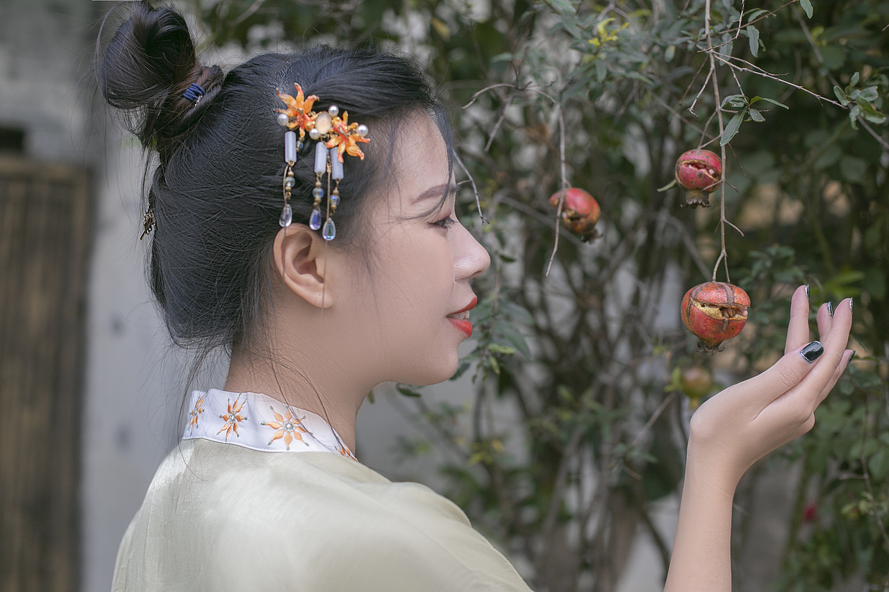复古汉服（图ZMjkzMTA0NDE2） - 人像摄影 - 站酷设计师悄悄看世界原创素材 - 站酷ZCOOL
