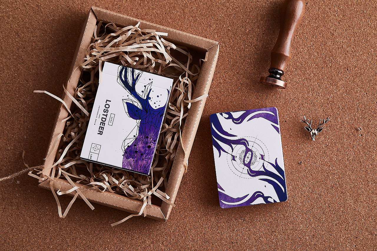 产品摄影-扑克牌-Lost Deer（图ZMTQ4NTg0NTY0） - 产品摄影 - 站酷设计师柏克珀紙品工作室原创素材 - 站酷ZCOOL