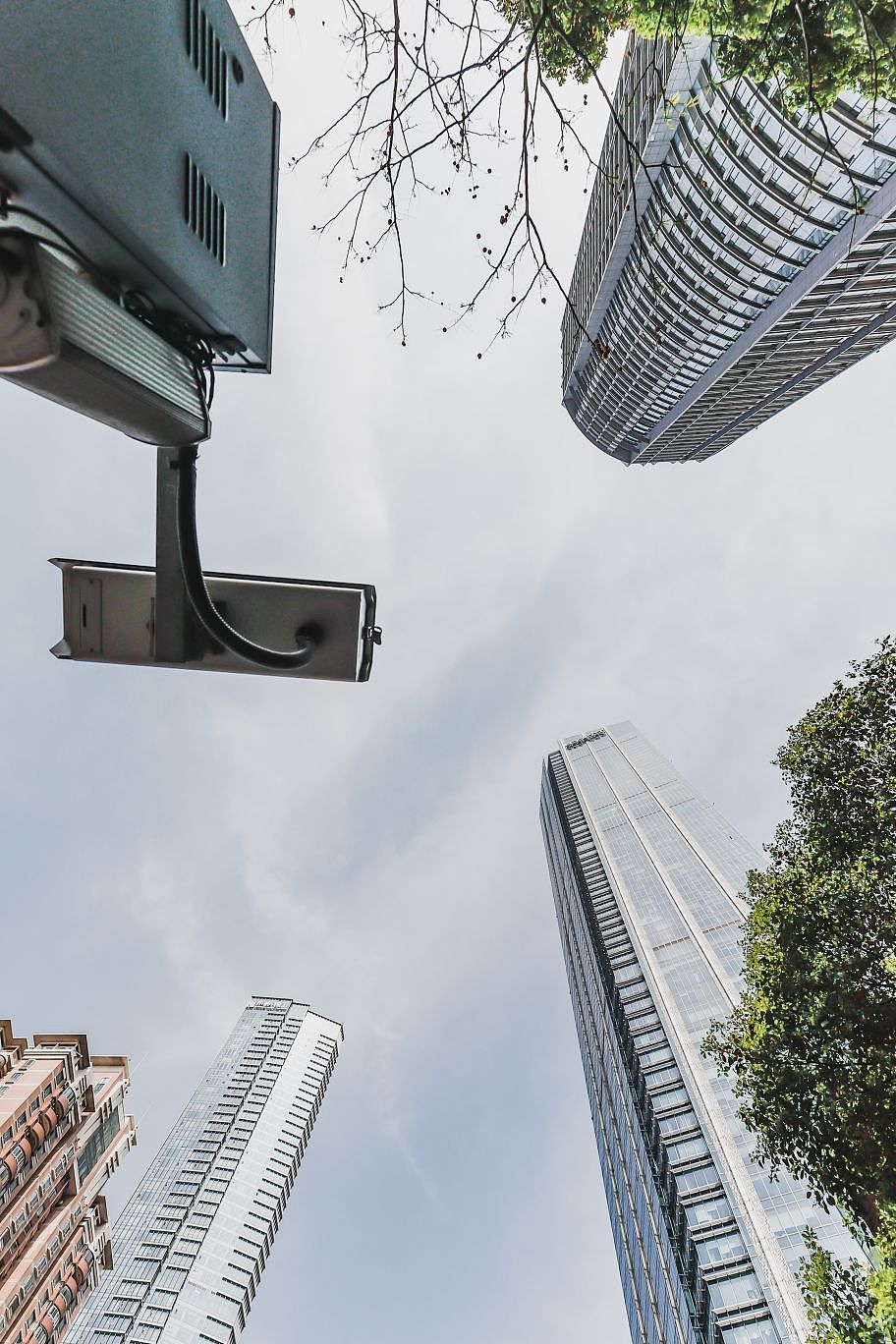 高耸入云的摩天大楼