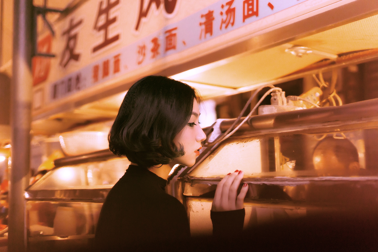 越美丽的东西我越不可碰。