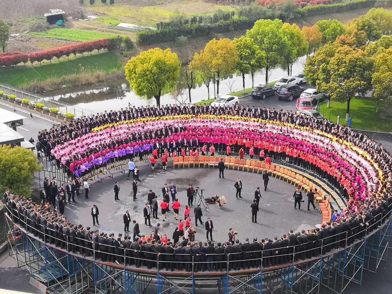 在济南拍摄集体照,但是能够坚持高清品质的并不多