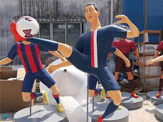 仿球星人物q版玻璃钢运动主题雕塑足球队员c罗梅西摆件