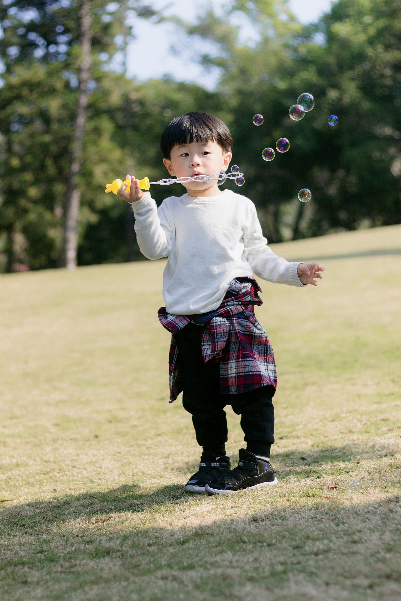 阿咔和他的泡泡（图ZMTU0MTE1NDA0） - 人像摄影 - 站酷设计师Gardenianer_s原创素材 - 站酷ZCOOL