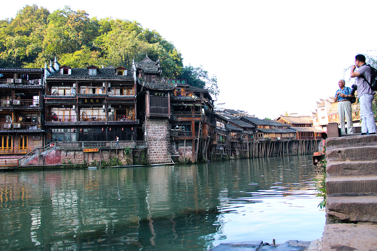 张家界-凤凰古城水乡（图ZNjU2NTEyODQ=） - 风光摄影 - 站酷设计师小灰叔原创素材 - 站酷ZCOOL