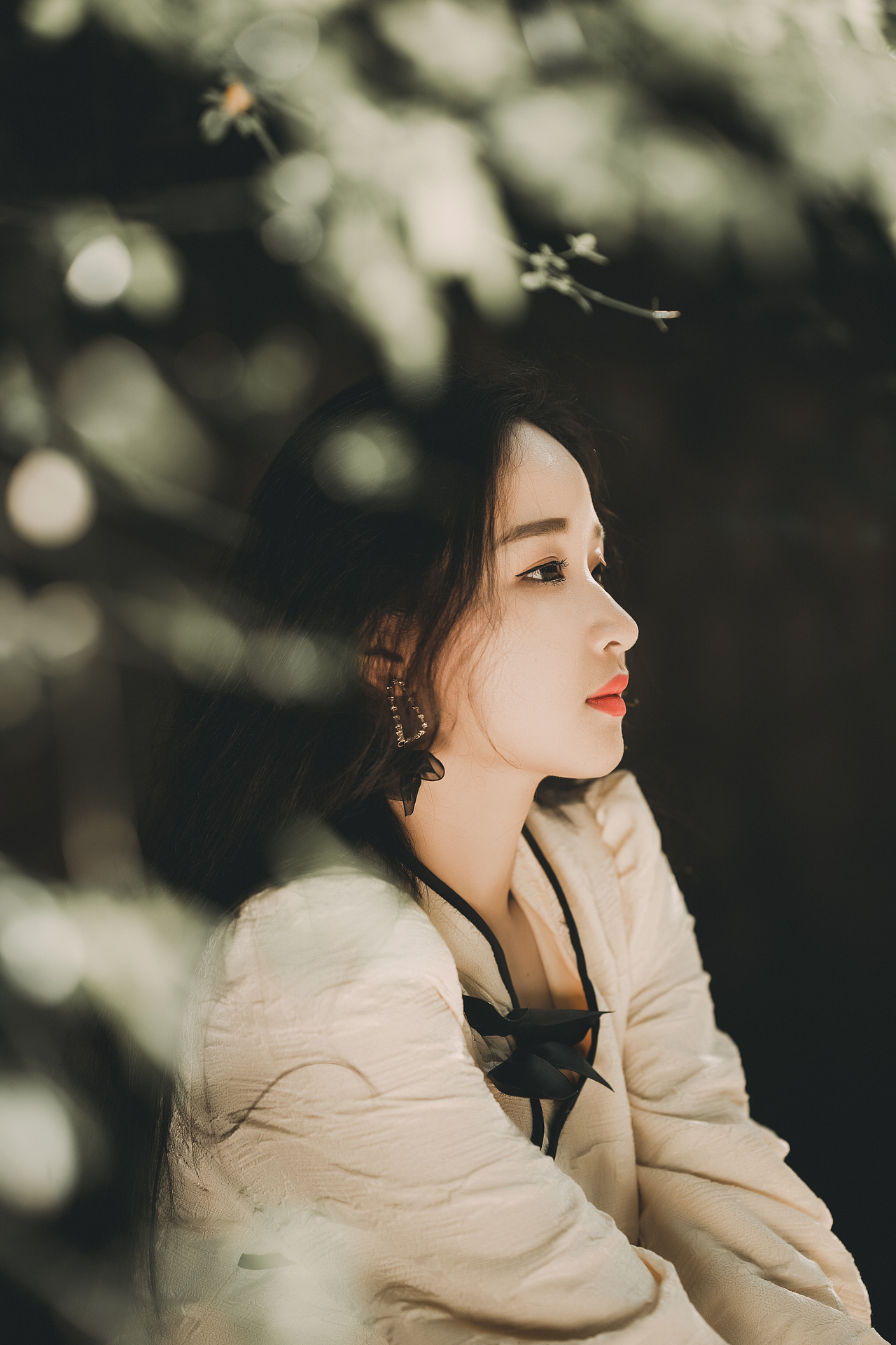 多愁善感的少女