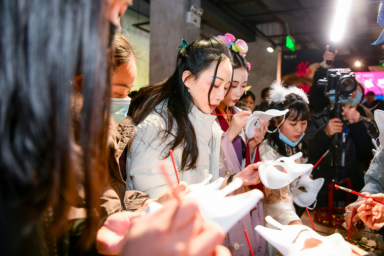 共聚月湖与狐说：观止客厅上演Z世代艺术分享新风潮（图ZMjg3NTg4MjA0） - 其他空间 - 站酷设计师格局创界文化原创素材 - 站酷ZCOOL