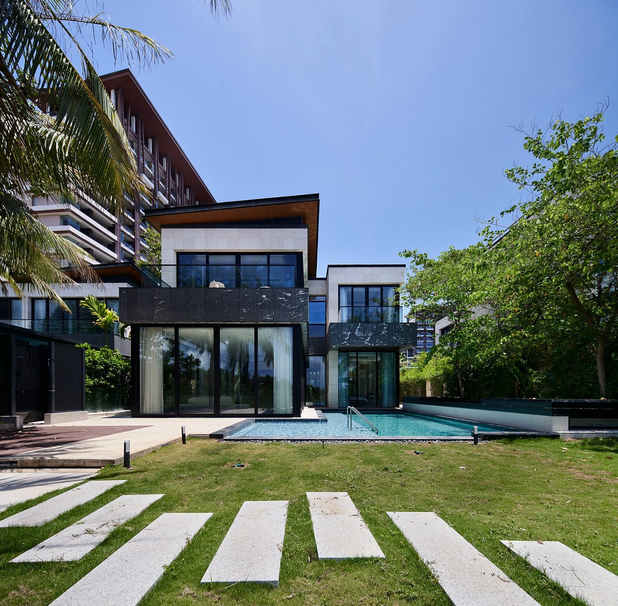 三亚顶级度假别墅 尽享自然悠闲的度假生活！