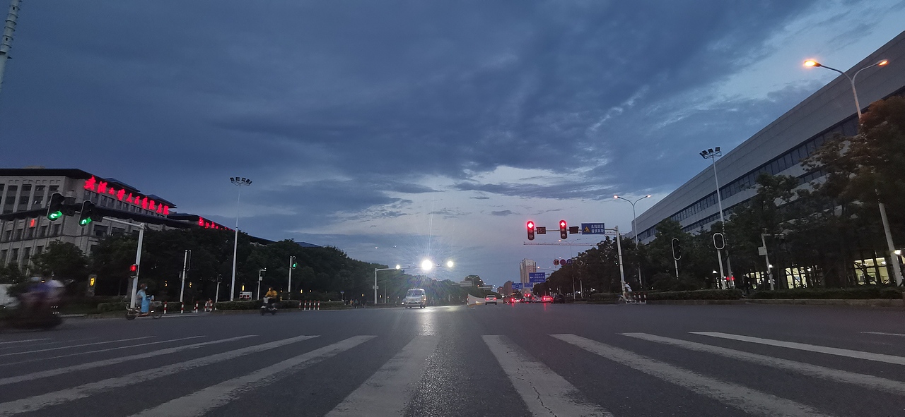 武汉街头掠影（图ZMjE4OTg3NzI4） - 风光摄影 - 站酷设计师华中视觉原创素材 - 站酷ZCOOL