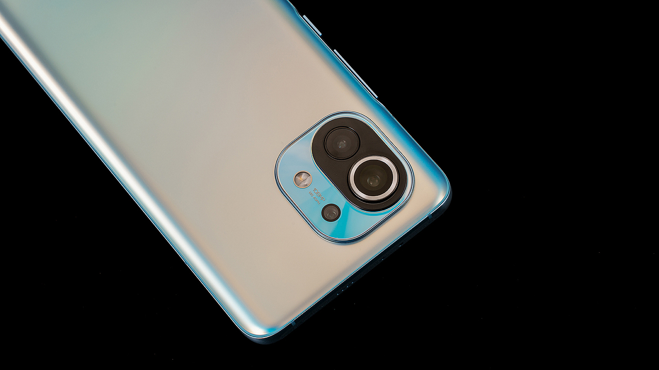 小米11蓝色静物拍摄