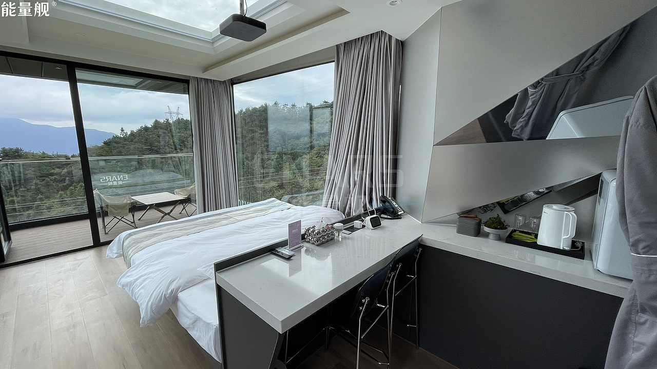 年轻人买房不如买野奢可移动太空舱不想住了还能开民宿