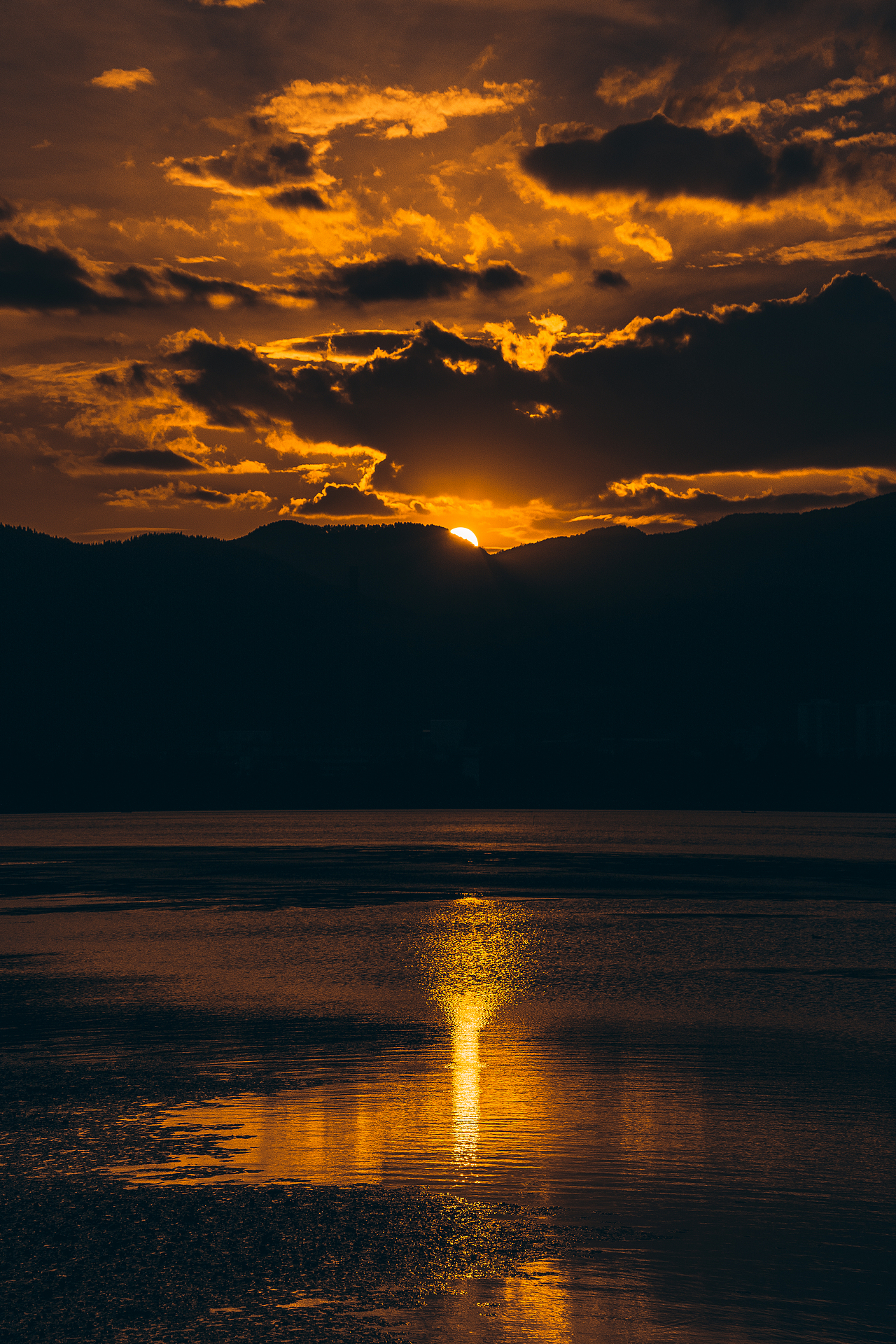 昆明西山，鸟瞰、建筑、风景、夕阳、晚霞（图ZMzQ5MTE0NjUy） - 人像摄影 - 站酷设计师雕道原创素材 - 站酷ZCOOL