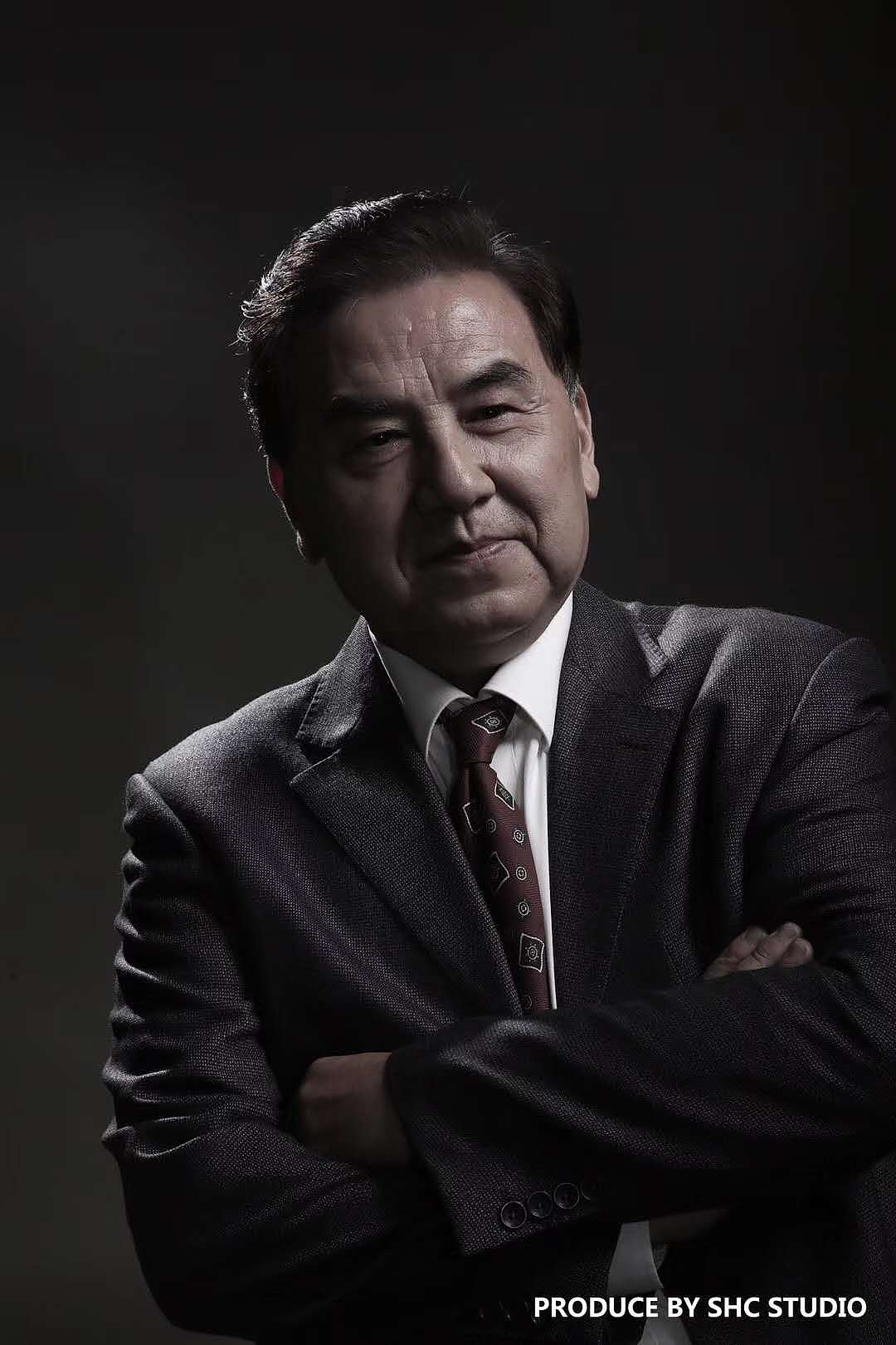 人 物 丨 张小纲