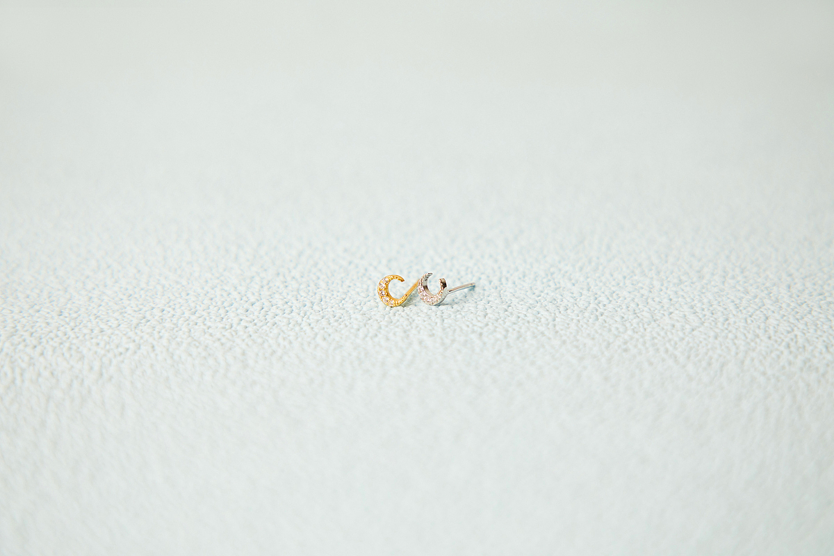 小月亮耳钉 模特+静物（图ZMjEwNjMzMTky） - 其他摄影 - 站酷设计师电商视觉服务商原创素材 - 站酷ZCOOL