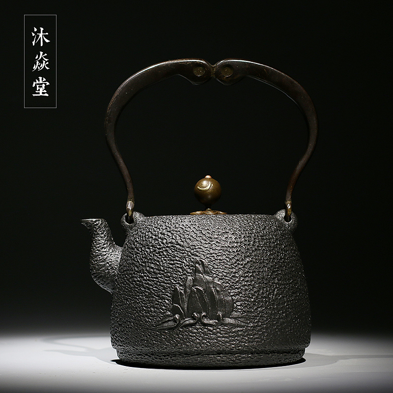 沐焱堂 乘风破浪铁壶 铸铁 鎏金无涂层纯铁煮 养生茶壶出口日本（图ZNzI0MTI2NDg=） - 工艺品设计 - 站酷设计师沐焱堂原创素材 - 站酷ZCOOL