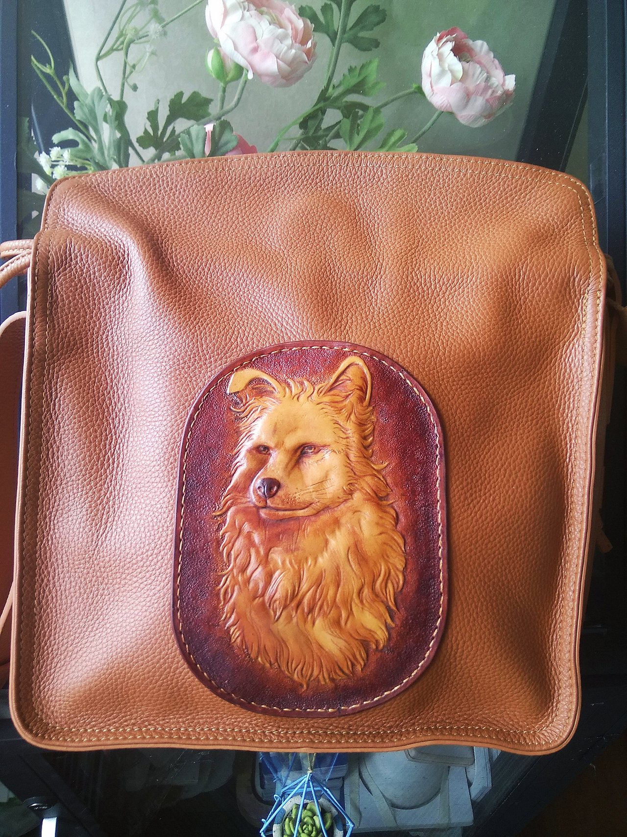 宠物皮雕款水桶包