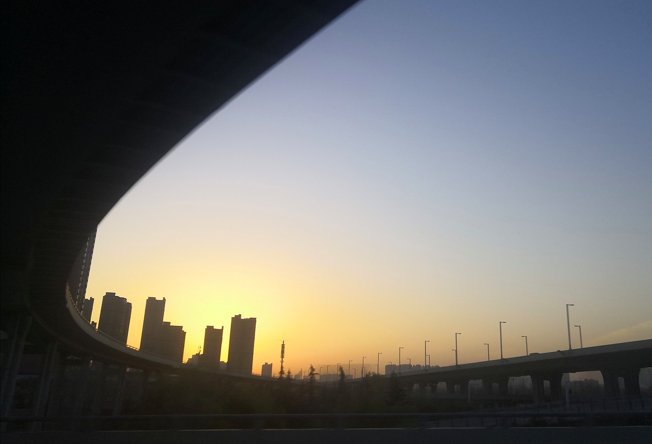 朝霞与岁月并往，一同行至天光（图ZMjQ3OTcxNjU2） - 人文/纪实摄影 - 站酷设计师山让原创素材 - 站酷ZCOOL