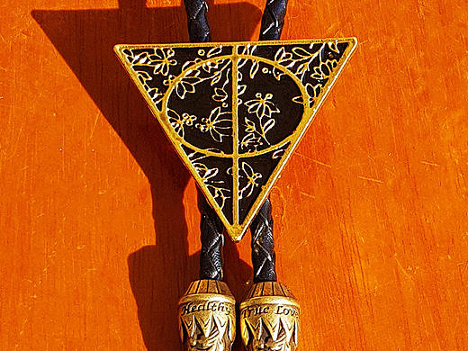 哈利波特三圣器三角形状波洛领带男个性皮领绳BOLO TIE