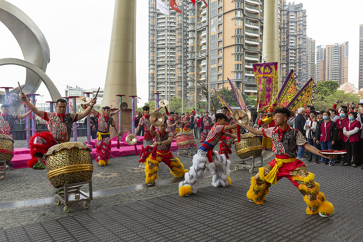 春节｜舞狮（图ZMjAwOTU1OTI0） - 人文/纪实摄影 - 站酷设计师垃圾中的战斗机原创素材 - 站酷ZCOOL