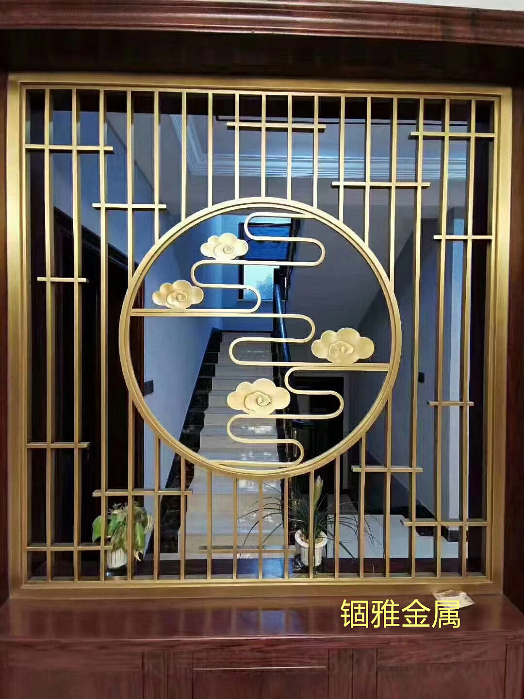 仿古铜铝板雕刻屏风,铝艺雕花圆形屏风隔断装饰风格