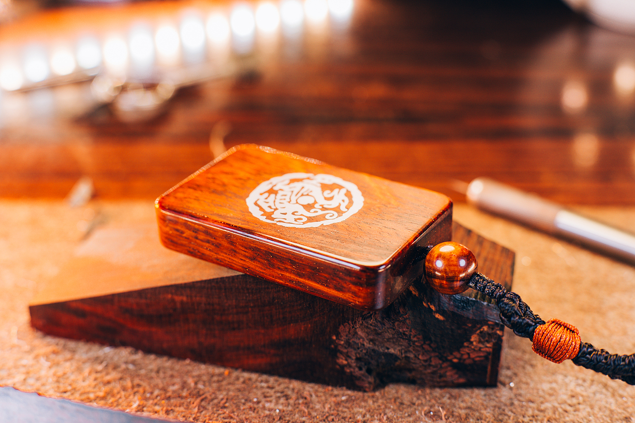 小叶紫檀嵌银，瓦当龙（图ZMjc0MTI0MzY4） - 其他手工艺 - 站酷设计师易水癫原创素材 - 站酷ZCOOL