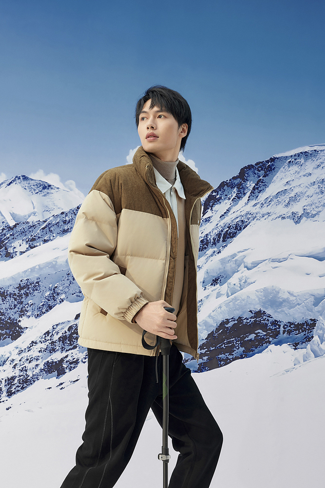 羽绒服拍摄|户外登山（图ZMzczMzkyMjA4） - 产品摄影 - 站酷设计师摄影师StellaTse原创素材 - 站酷ZCOOL