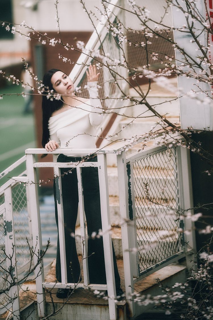 靓丽姿态，街拍人像展现都市魅力（图ZMzY3NTMwMjk2） - 人像摄影 - 站酷设计师广陵散429原创素材 - 站酷ZCOOL