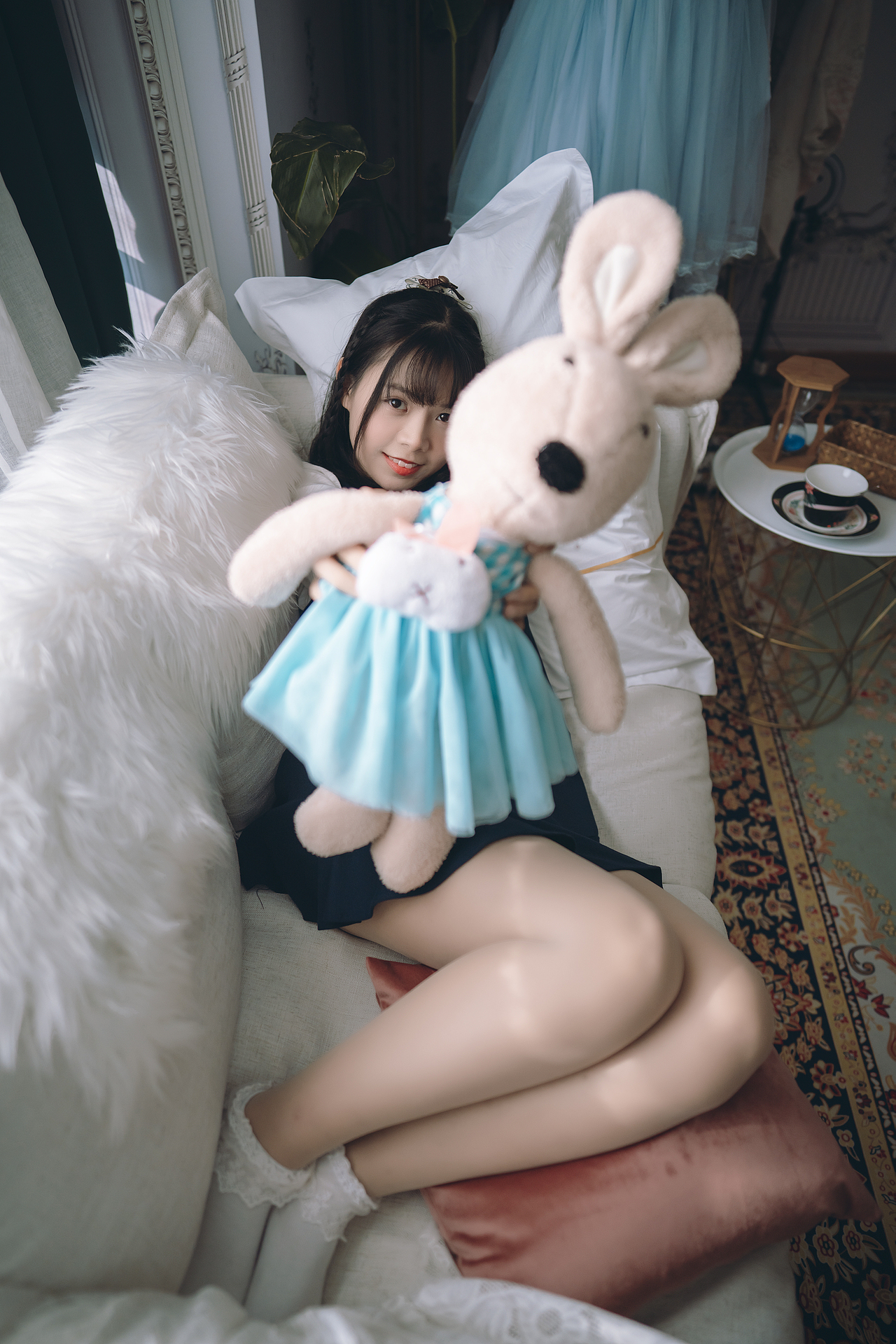 她的睫毛,弯的嘴角